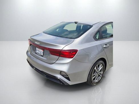 Used 2022 Kia Forte LXS FWD image 8