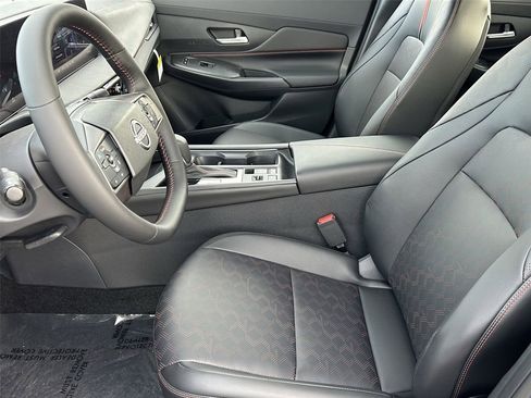 New 2026 Nissan Sentra SR w/ SR Premium Package FWD image 10