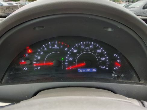 Used 2011 Toyota Camry LE FWD image 11