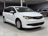 Used 2022 Chrysler Voyager LX image 2