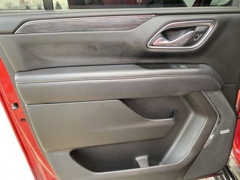 Used 2021 GMC Yukon XL SLT w/ SLT Premium Package image 32