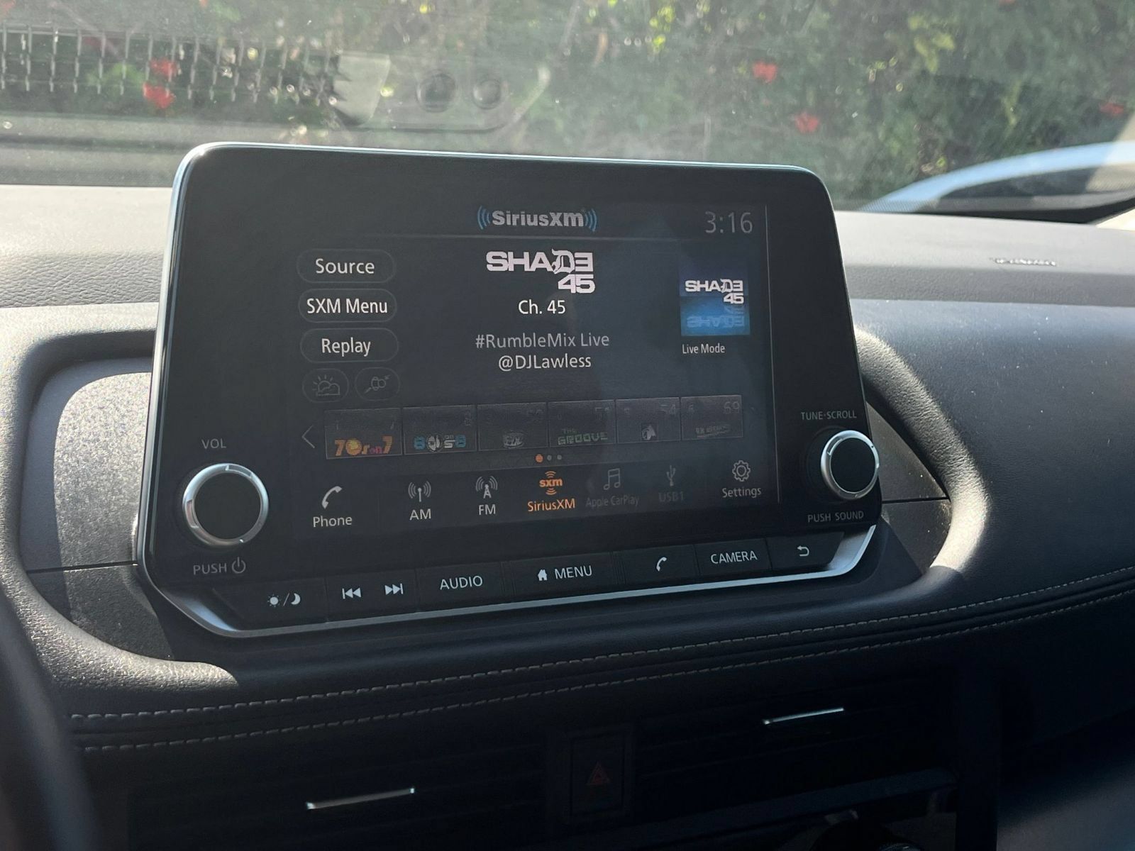 Used 2025 Nissan Rogue SV FWD image 19