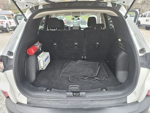 Used 2020 Ford Escape SE image 25