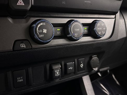 Used 2020 Toyota Tacoma TRD Sport RWD image 13