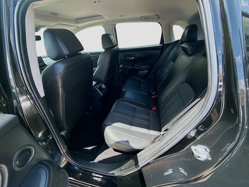 Certified 2025 Honda HR-V EX-L image 22