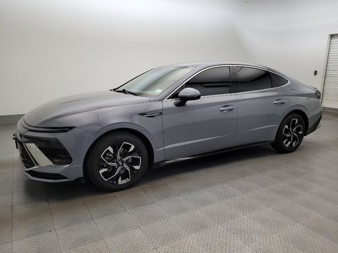 Used 2024 Hyundai Sonata SEL FWD image 2