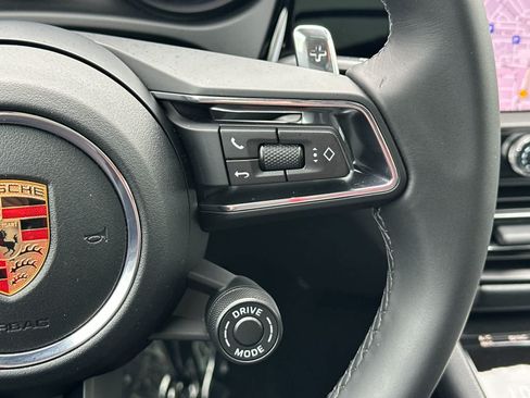 Certified 2026 Porsche Macan AWD/4WD image 28