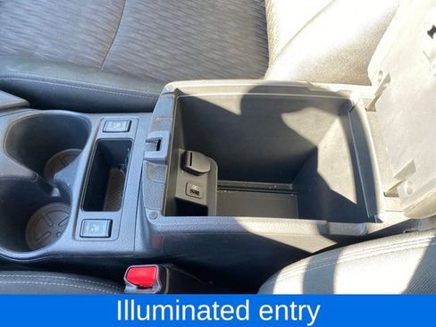 Used 2020 Nissan Rogue SV image 11