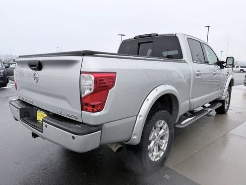 Used 2017 Nissan Titan SL image 4