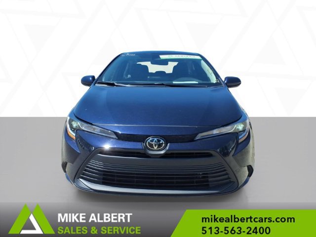 Used 2025 Toyota Corolla LE FWD image 2
