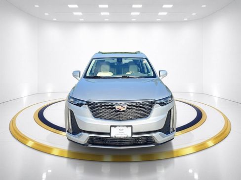 Used 2020 Cadillac XT6 Premium Luxury w/ LPO, Floor Liner Package AWD/4WD image 2