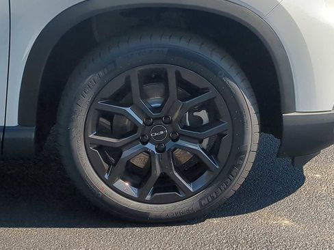 New 2025 Honda Pilot Touring image 10