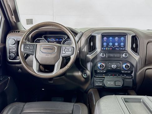 Used 2021 GMC Sierra 1500 Denali w/ Denali Illumination Package AWD/4WD image 12