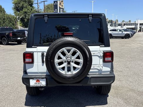 Used 2023 Jeep Wrangler Unlimited Sport AWD/4WD image 5