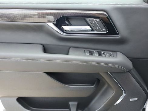 New 2026 GMC Yukon XL Elevation RWD image 17