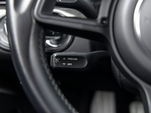 Certified 2018 Porsche 911 GT3 RWD image 32