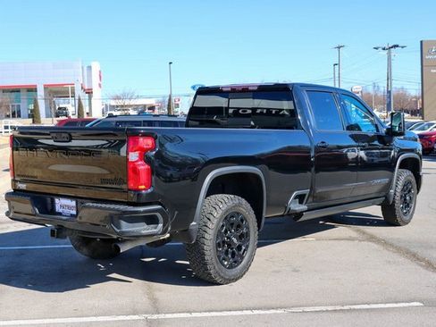 Used 2024 Chevrolet Silverado 3500 High Country w/ Technology Package image 3