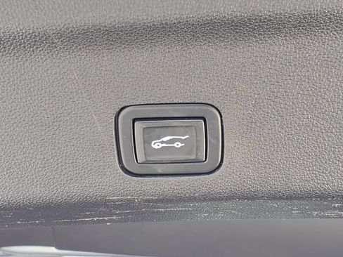 Used 2022 Cadillac Escalade Sport Platinum w/ LPO, ONYX Package AWD/4WD image 24
