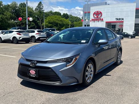 Used 2026 Toyota Corolla LE FWD image 3