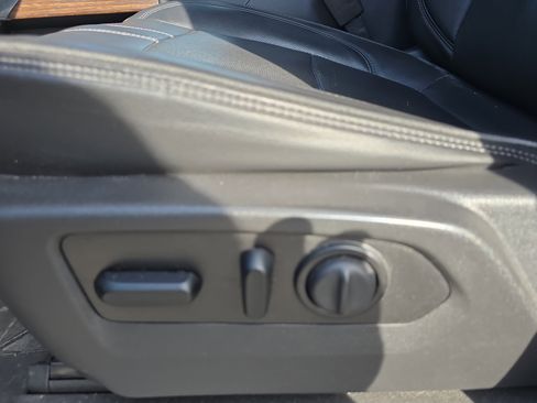 Used 2021 Chevrolet Silverado 1500 High Country w/ Technology Package image 20