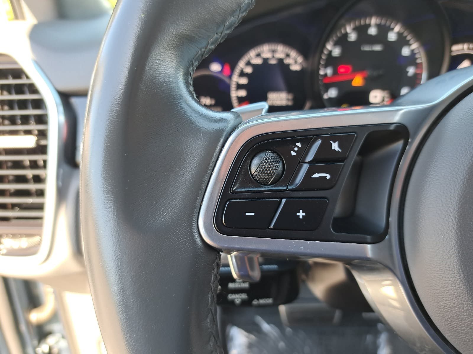 Used 2019 Porsche Cayenne S AWD/4WD image 19