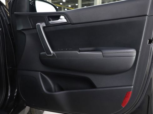 Used 2020 Kia Sportage LX w/ LX Popular Package image 9