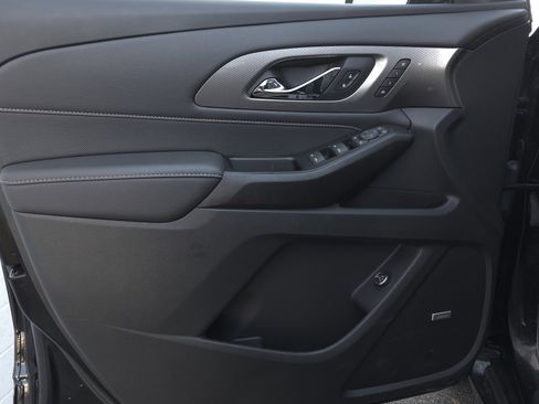 Used 2023 Chevrolet Traverse Premier image 30