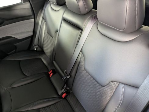 New 2026 Jeep Compass Latitude image 15