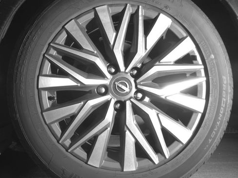 Used 2025 Nissan Altima 2.5 SV image 14