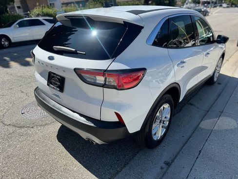 Used 2022 Ford Escape SE FWD image 6