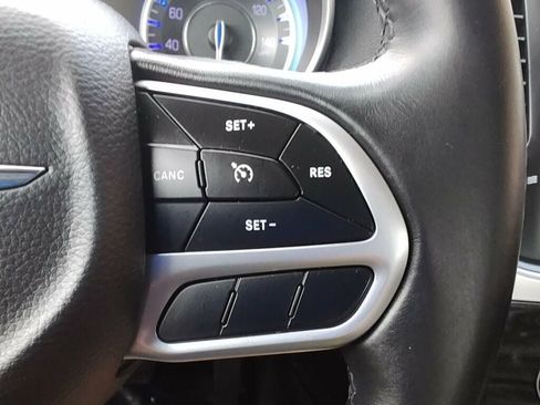 Used 2018 Chrysler 300 Touring w/ Driver Convenience Group RWD image 15
