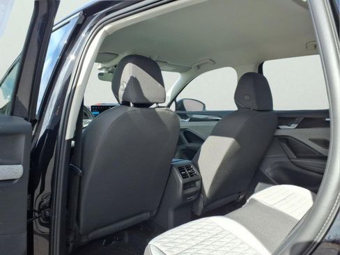 New 2026 Volkswagen Tiguan S image 9