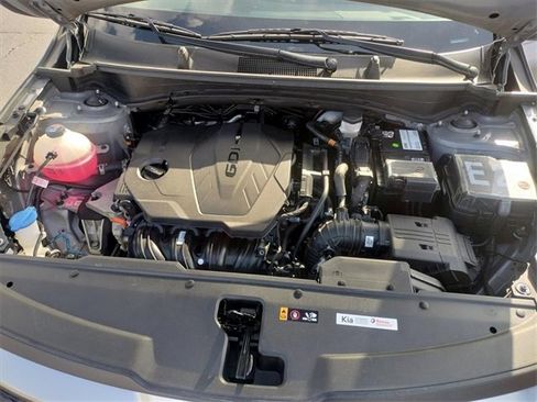 Used 2023 Kia Sportage LX image 13