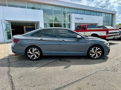 Used 2024 Volkswagen Jetta GLI Autobahn FWD image 8