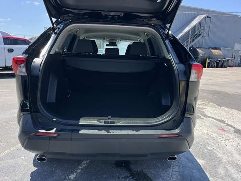 Used 2025 Toyota RAV4 XLE FWD image 15