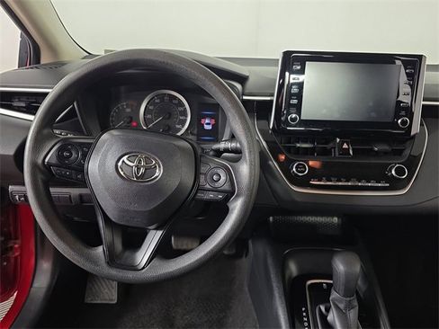 Used 2020 Toyota Corolla LE image 9
