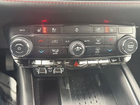 Used 2025 Dodge Durango GT AWD/4WD image 35