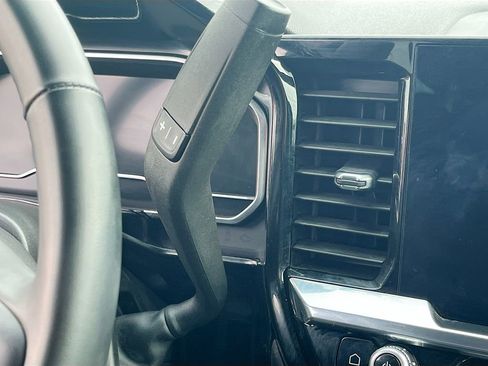 Used 2025 GMC Sierra 1500 Elevation image 17