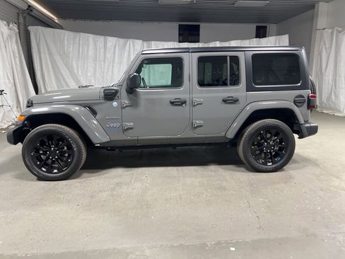 Used 2023 Jeep Wrangler Unlimited Sahara image 4