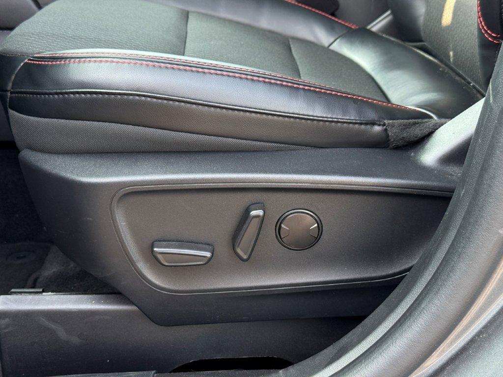 Used 2025 Ford Escape ST-Line Select AWD/4WD image 14