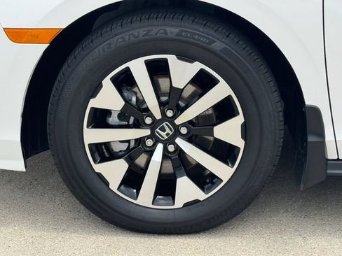 Certified 2026 Honda Odyssey EX-L image 5