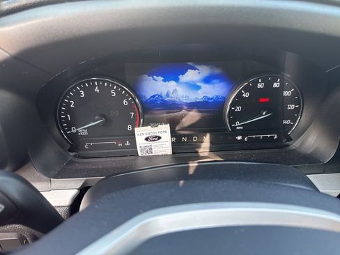 Used 2020 Ford Explorer XLT image 11