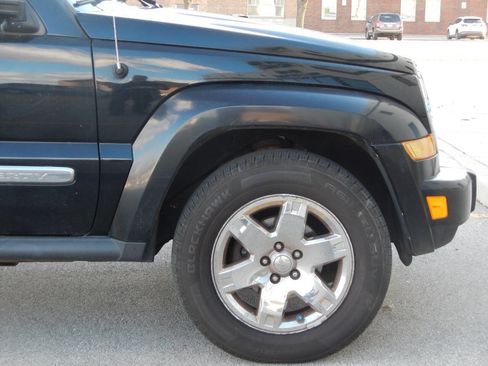 Used 2005 Jeep Liberty Limited image 22