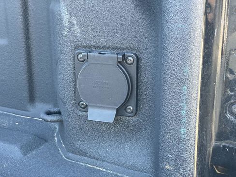 Used 2024 Chevrolet Silverado 2500 Custom w/ Custom Value Package image 42