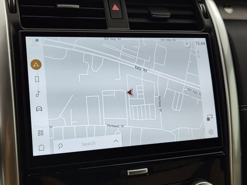 Used 2025 Land Rover Discovery Dynamic SE image 26