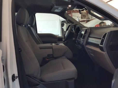 Used 2021 Ford F250 XLT Pickup 4D 6 3/4 ft AWD/4WD image 18