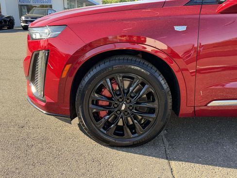 Certified 2023 Cadillac XT6 Sport w/ Technology Package AWD/4WD image 6
