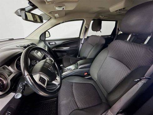 Used 2019 Dodge Journey SE w/ Premium Group image 5