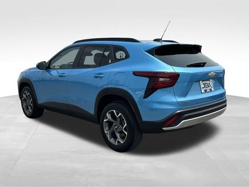 Certified 2025 Chevrolet Trax LT w/ Driver Confidence Package FWD image 26