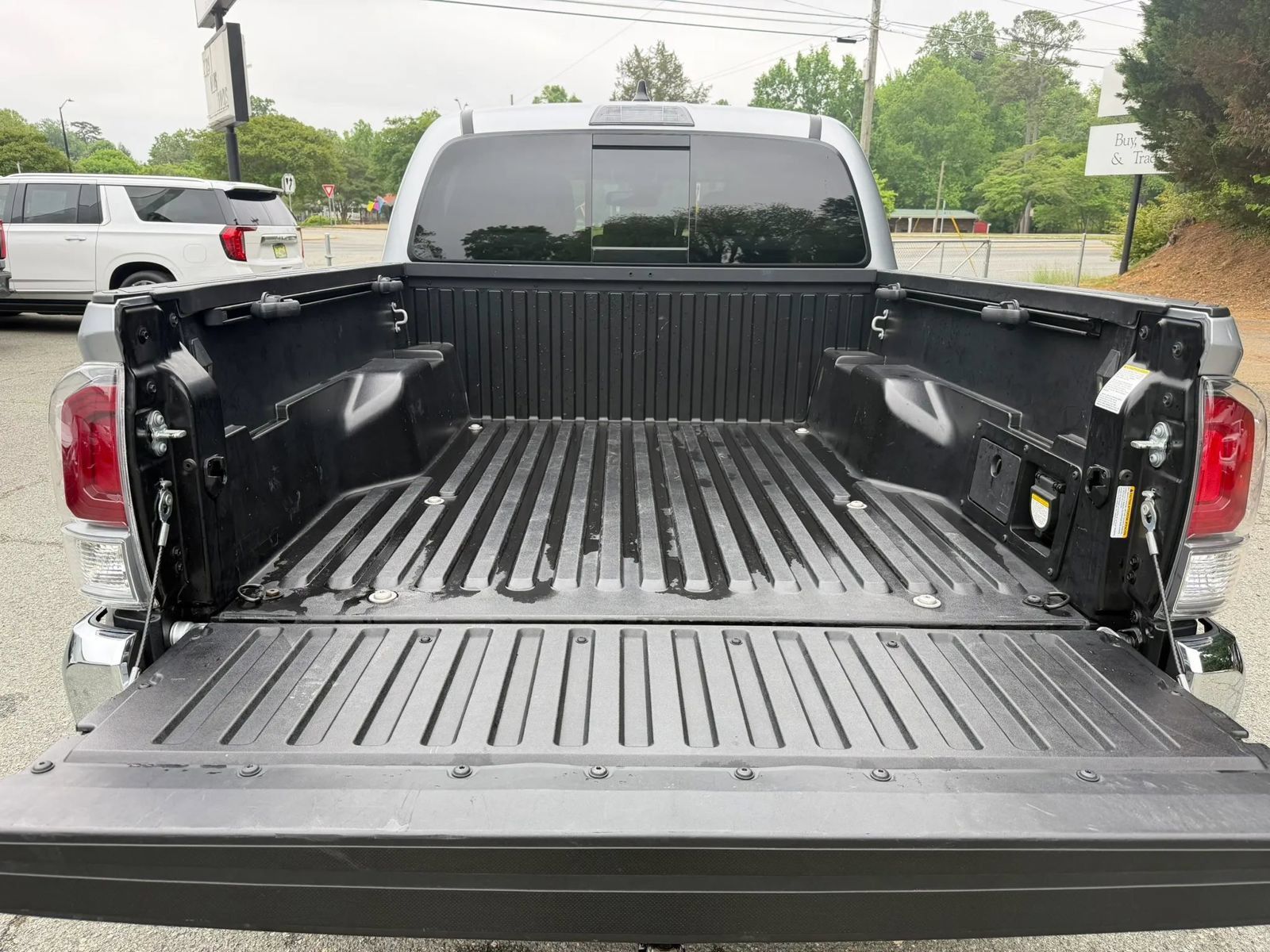Used 2023 Toyota Tacoma TRD Off-Road AWD/4WD image 11